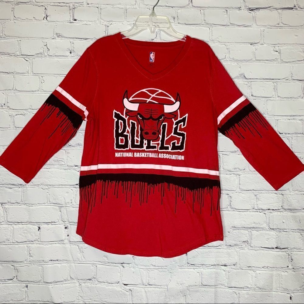 NBA Chicago Bulls 3/4 length sleeve graphic top